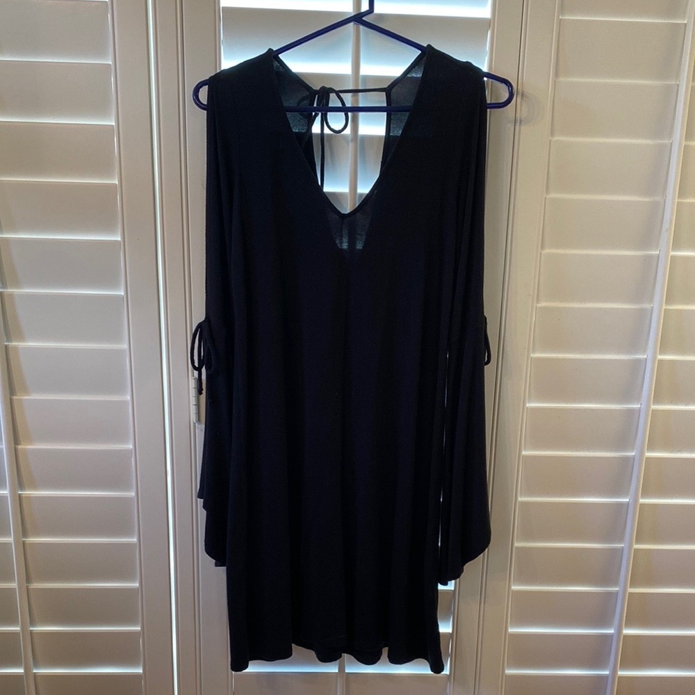 American eagle Black Cold Shoulder dress